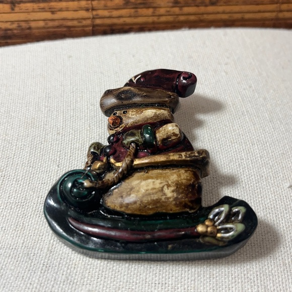 Vintage Country Snowman Figurine with Santa Hat on a Sleigh Pin Brooch - Picture 5 of 11